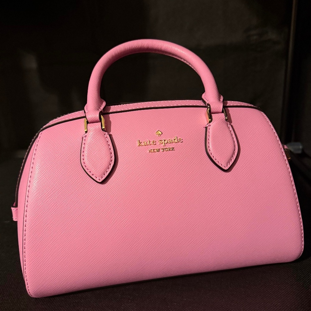 KF493 Kate Spade Small Dolly Duffle Rosado